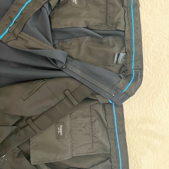 Two pairs of Haggar pleated dress slacks size 38x32 blue/navy and black - Picture 2 of 3